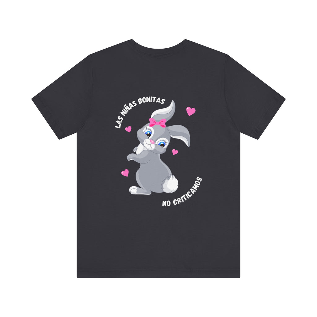 Las Niñas Bonitas No Criticamos (Back) Tee – Black Baddie Shirt with Grey Bunny & Pink Hearts | Cute Latina Soft Girl Graphic T-Shirt | Off-Duty Doll Tee